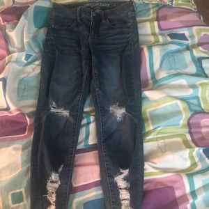 American Eagle ripped crop jeans